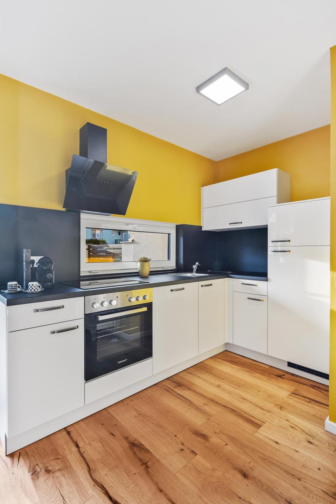 Yellow - Whirlpool Garden - Free Parking - Wifi * Wien